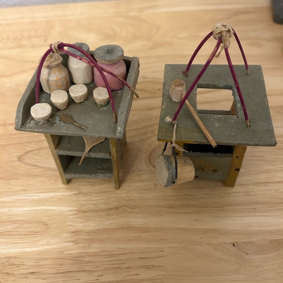 Vintage Primative Handmade hand painted Wooden Navajo figures and furniture . - Picture 6 of 12